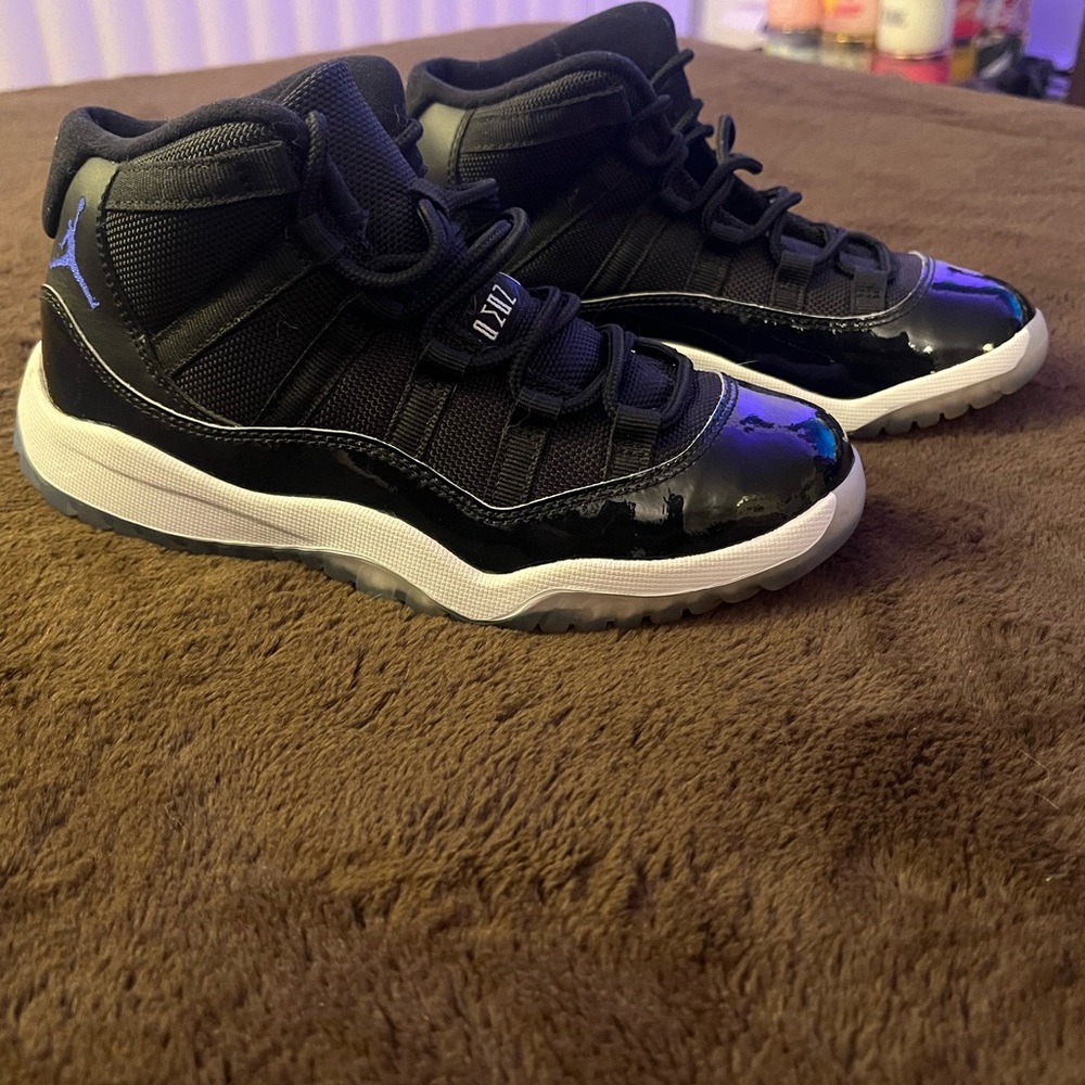 Nike Air Jordan Retro 11, Boys Size 2Y, Excellent Condition